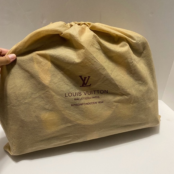 Authentic pre-loved Louis Vuitton - Picture 14 of 15